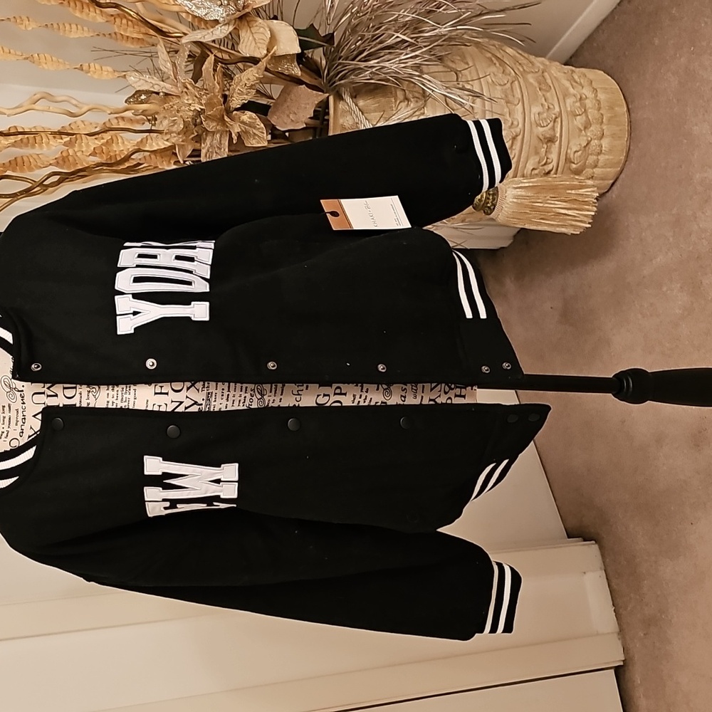 BRAND NEW WITH TAGS BOMBER JACKEY